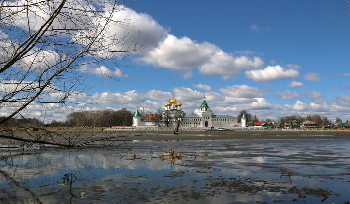  Плывущие вдаль облака...