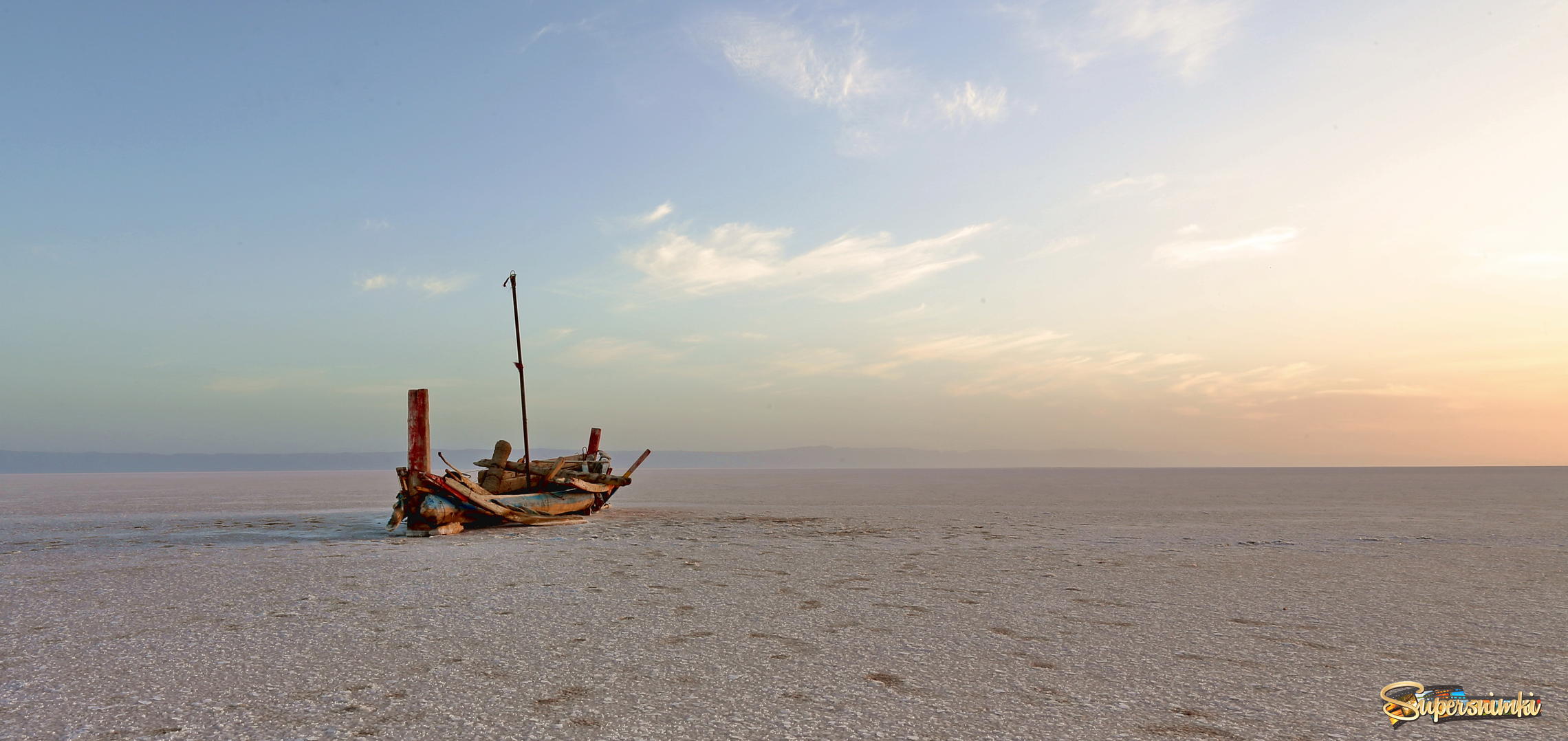 Восход над соляной пустыней Шотт-эль-Джерид 