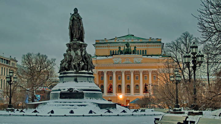 Площадь Островского