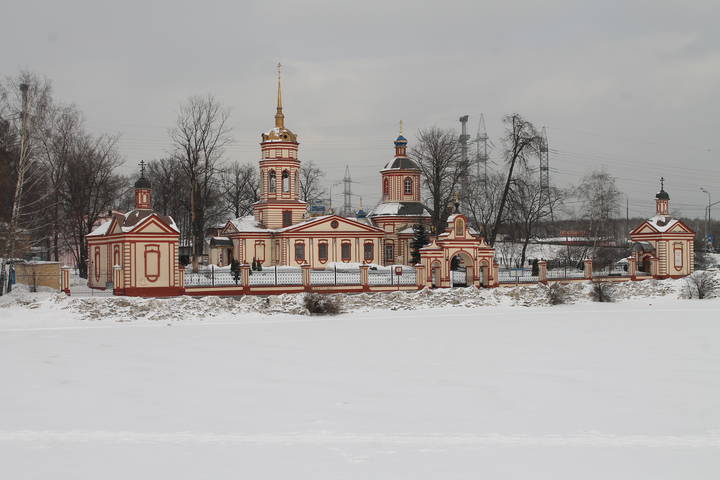 Храм Воздвижения Креста Господня в Алтуфьеве