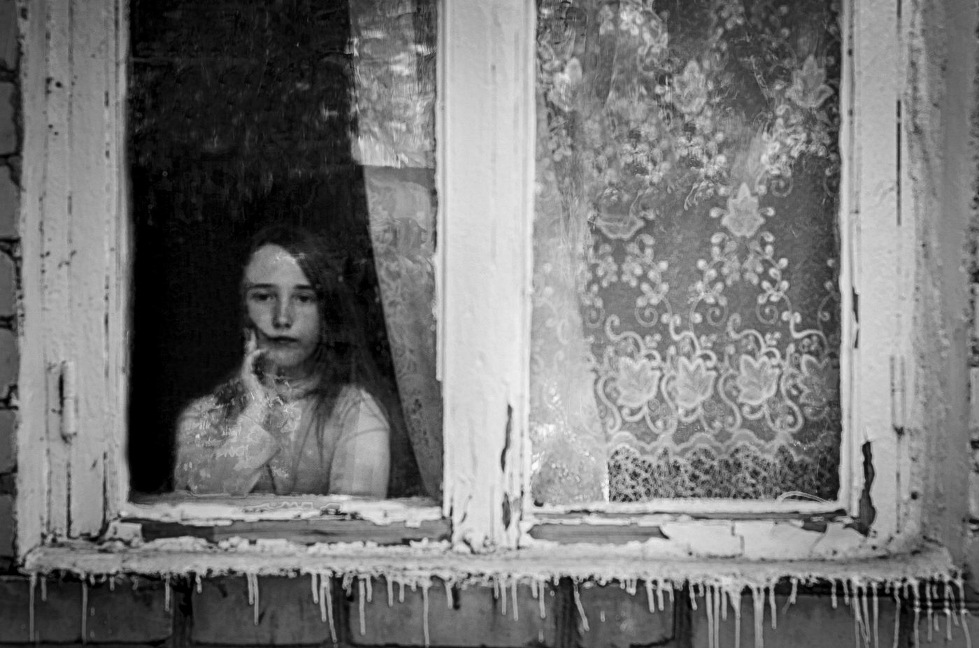 Девочка в окне
