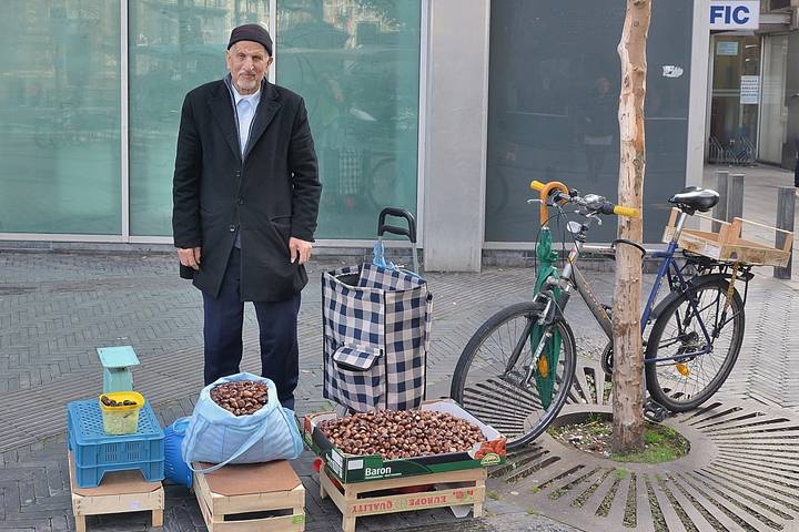 The chestnut seller.