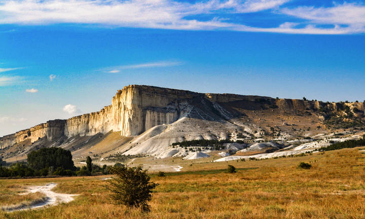 Белая скала в Крыму.