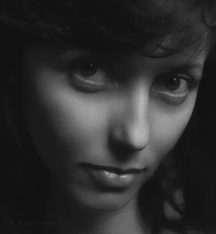 Portrait of a pretty girl in a small studio . Портрет симпатичной девушки в маленькой студии. Portrait of a pretty girl in a small studio . Портрет симпатичной девушки в маленькой студии.