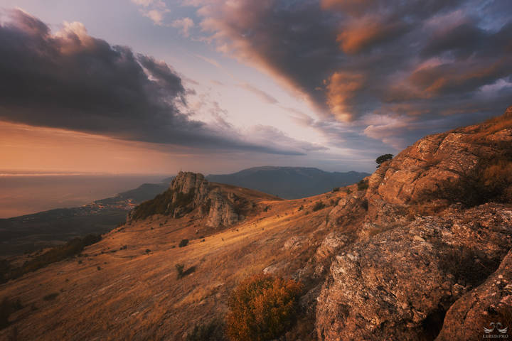 Осенний рассвет Демерджи III