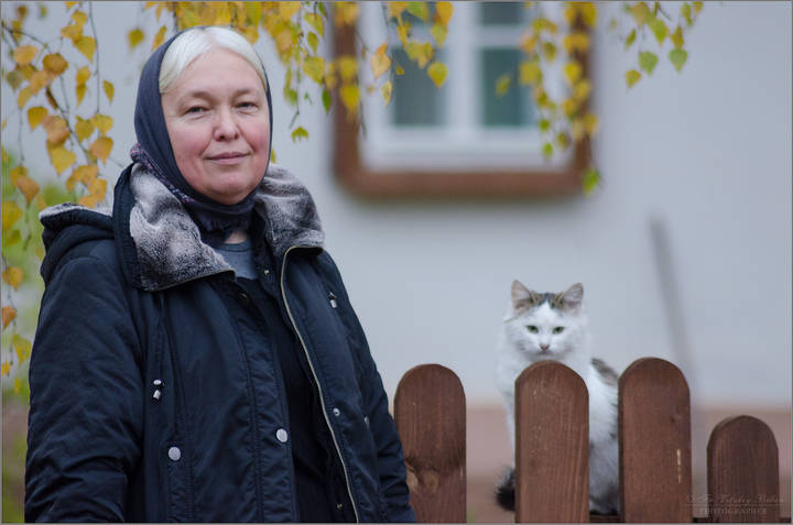 Осенний портрет с кошкой