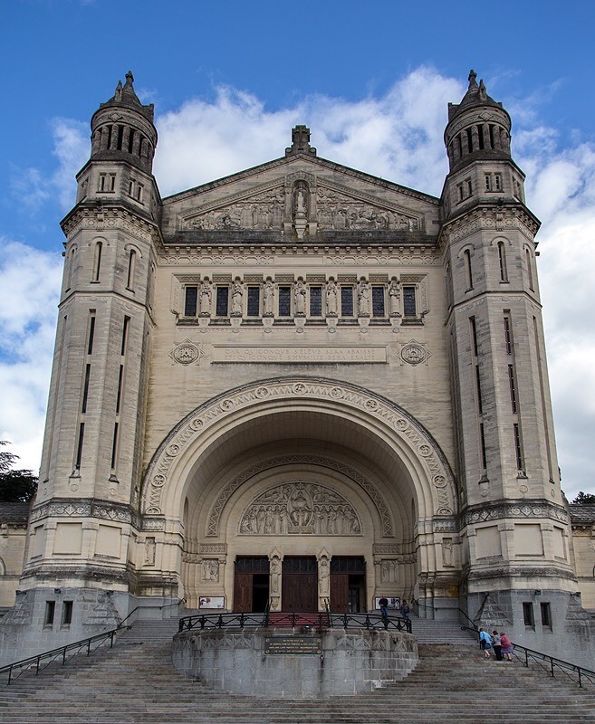 Basilique Ste-Thérèse de Lisieux