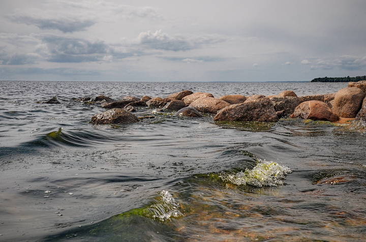 Вода и камни