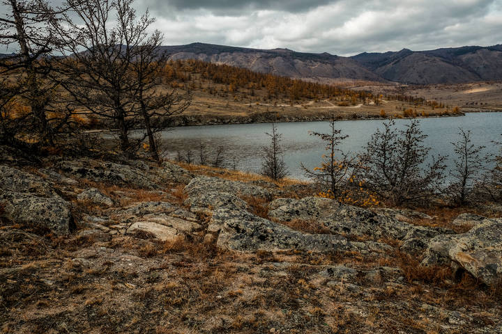 На берегу Малого моря.Озеро Байкал.