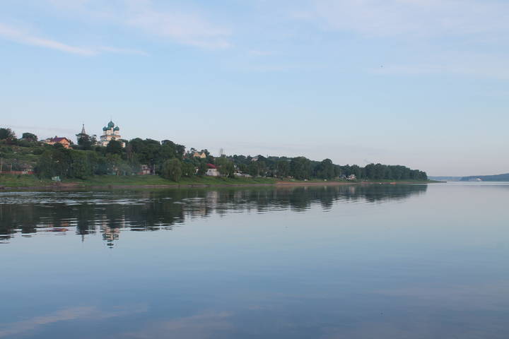 река Волга в Тутаеве (Ярославская область)