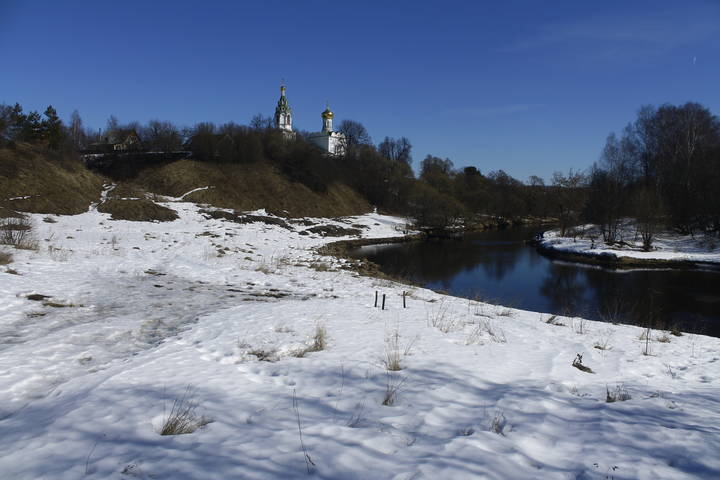 река Истра в селе Бужарово (Московская область/Истринский район)
