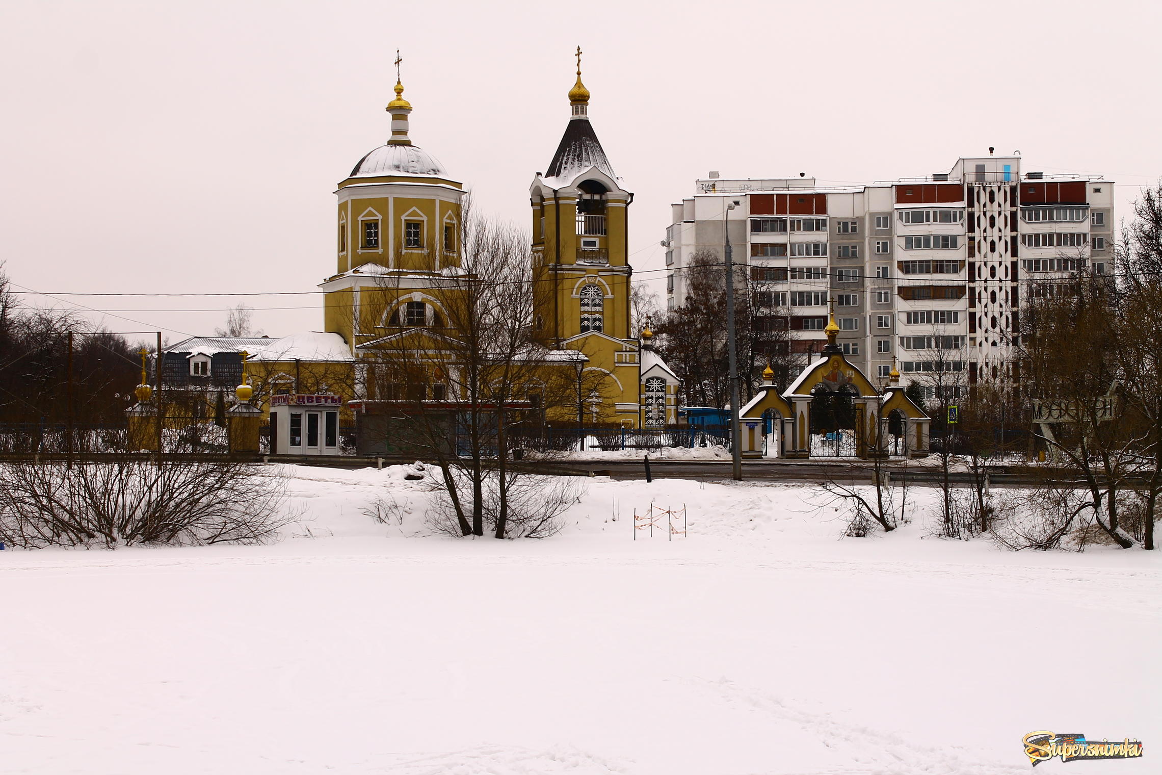 Храм Троицы Живоначальной в Мосрентгене(Москва)