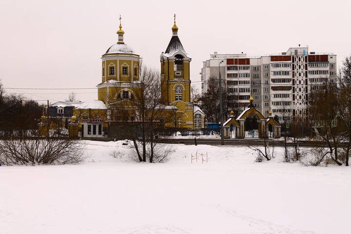 Храм Троицы Живоначальной в Мосрентгене(Москва)