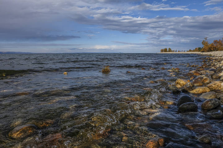 Байкальский берег.