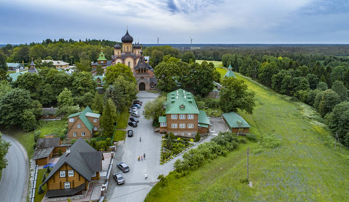 Пюхтицкий монастырь