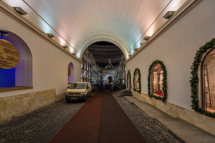 Возле Кремля
