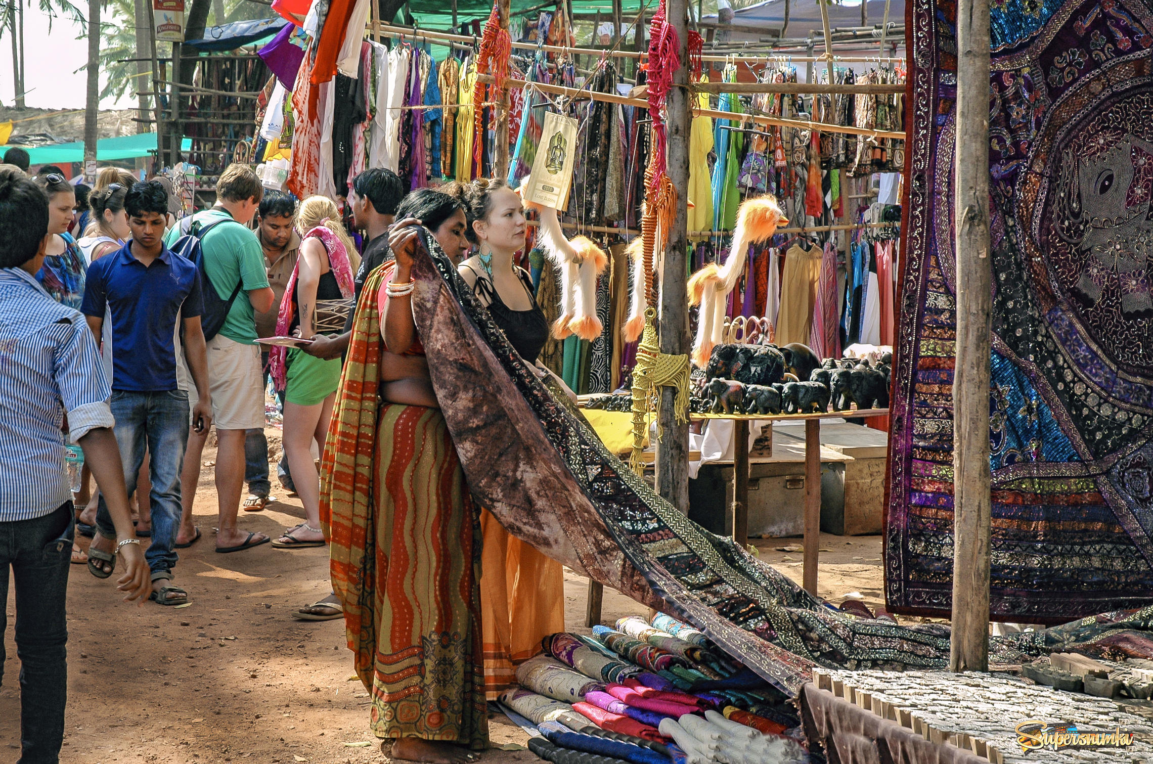 Блошиный рынок в Анджуне.