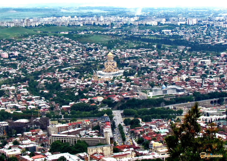 Тбилиси с горы Мтацминда