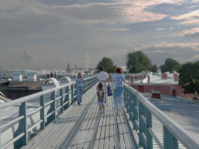  В голубых тонах..