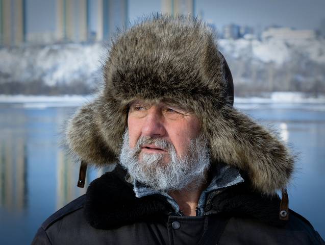 "Живу я у Енисея..."
