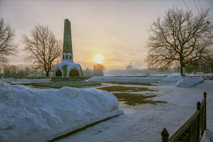 Памятник 800-летию Вологды.