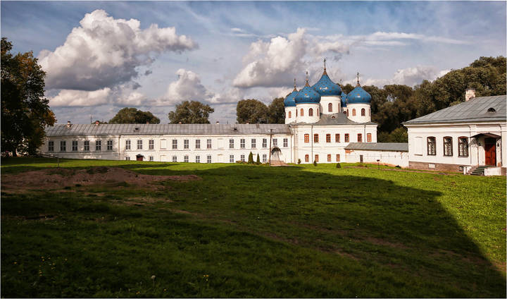 Крестовоздвиженский собор Свято-Юрьева монастыря
