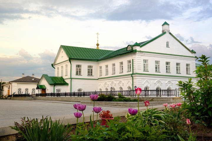 храм во имя Введения Пресвятой Богородицы