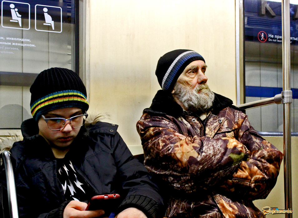 Днём в Московском метро.
