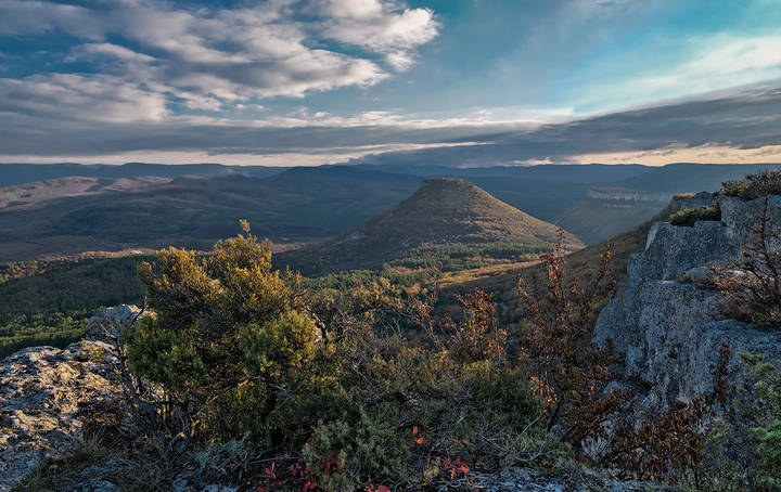 Вид на Тепе-Кермен...