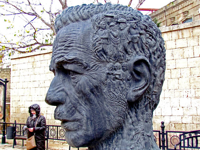 Самый народный поэт Азербайджана  А. Вахид.