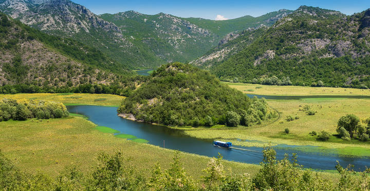 Черногория. Скадарское озеро.