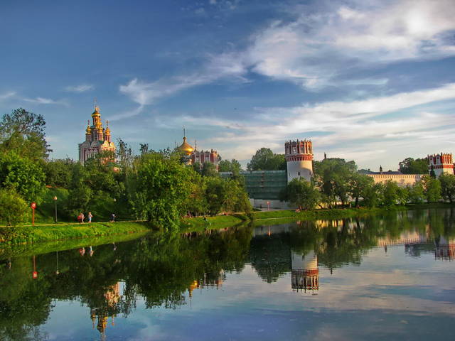 Весна на Ново-Девичьем