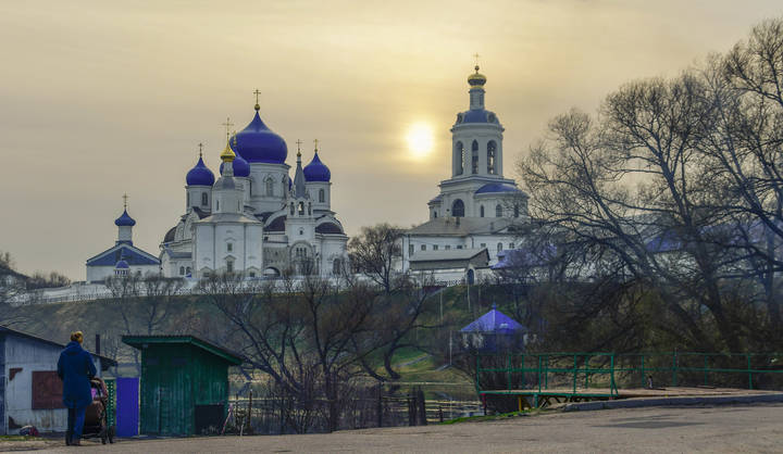 Женский монастырь .