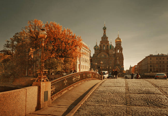 По мосточку
