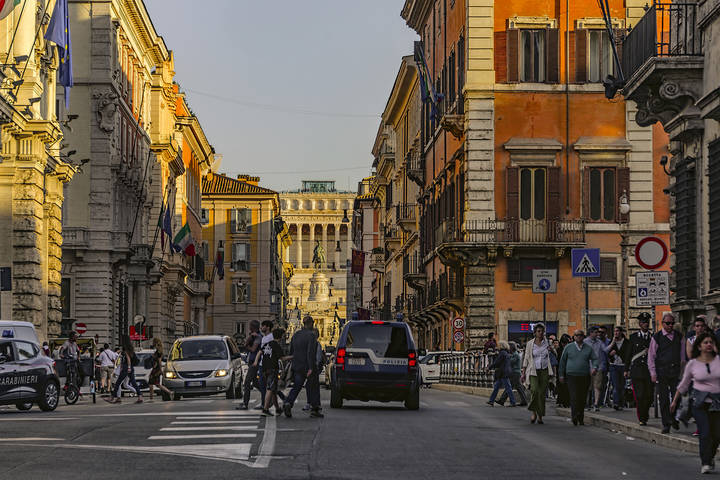 Рим. Via del Corso