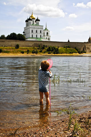 Юный рыбак.