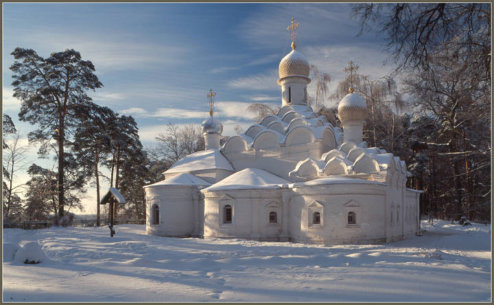 Церковь Михаила Архангела в Архангельском.