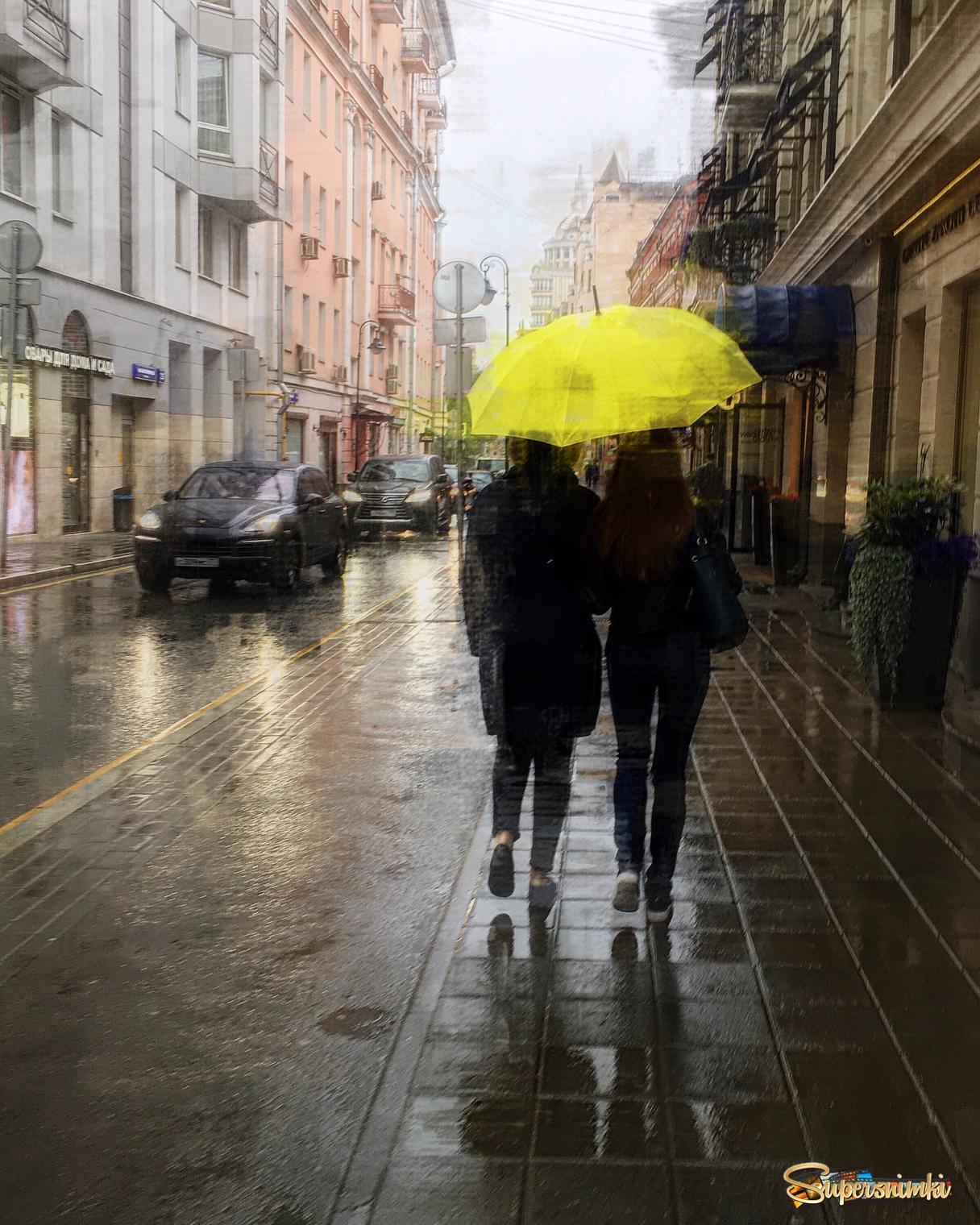 Дождь в Москве... Малая Бронная...