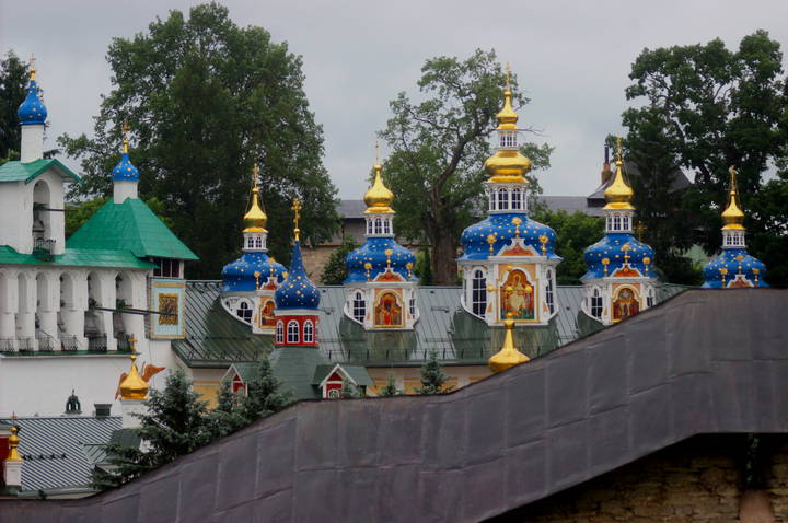 в Печерах