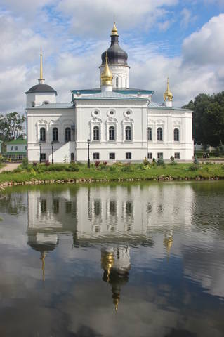 Храм Трех святителей