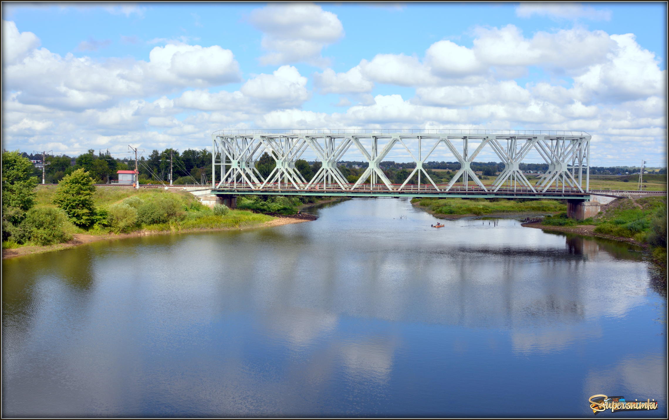 Мост над рекой