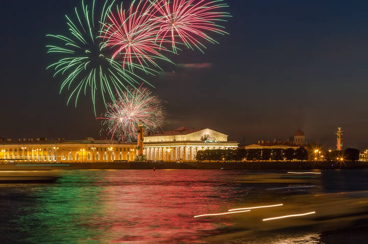 Салют над Стрелкой ВО. Август 2018