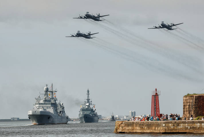 Парад в Кронштадте