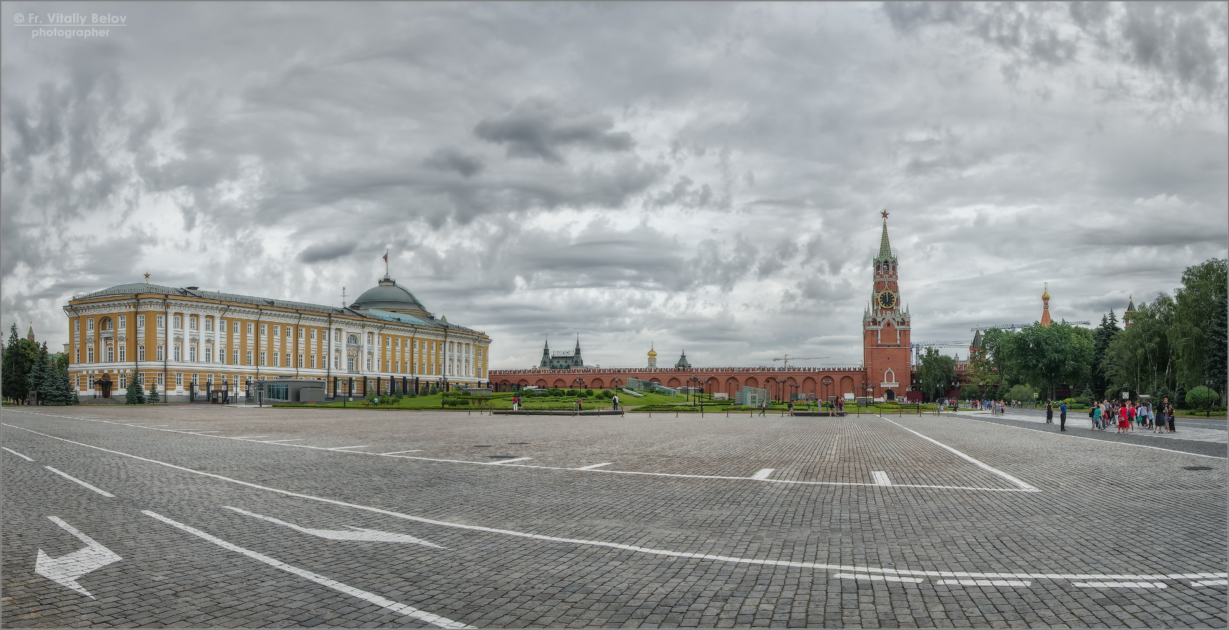 ​Здание Сената и Спасская башня в Московском Кремле