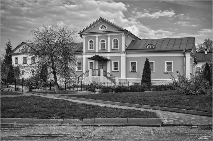 Безлюдно и тихо