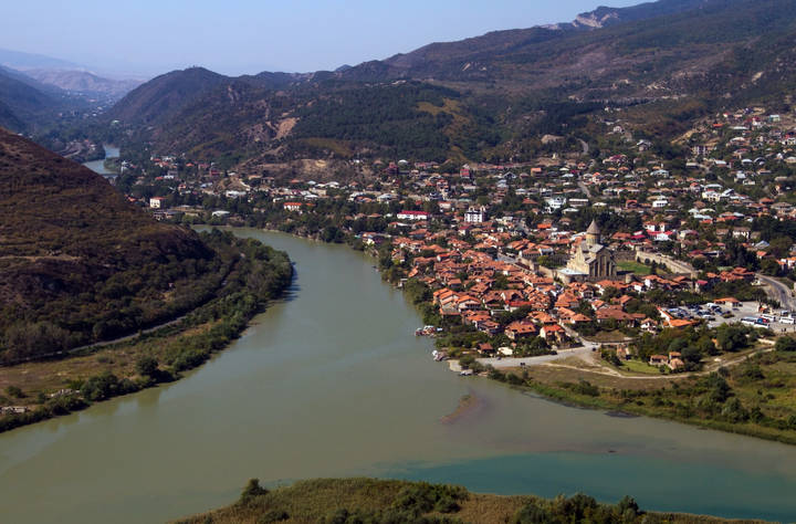 Там, где сливаются Арагви и Кура...