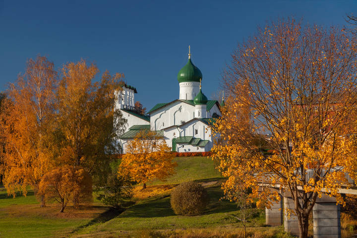 В городе осень...