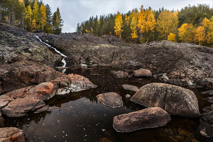В Карелию пришла осень.