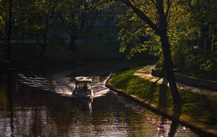 По весенней воде