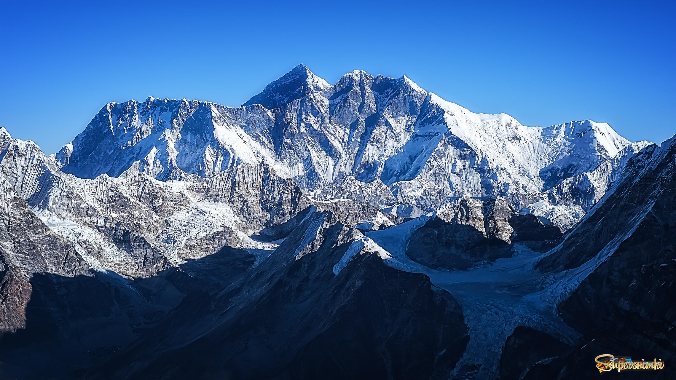 Эверест 8848 м,  Лхоцзе 8516 м.